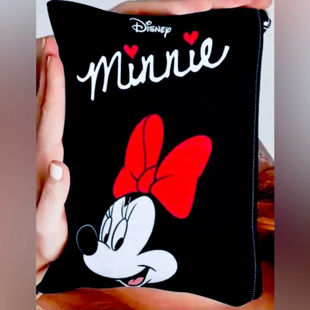 Minnie Mouse Pouch